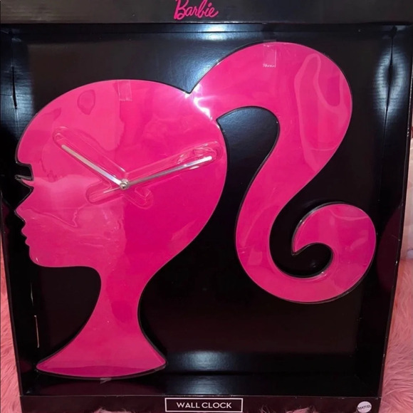 Barbie clock - Picture 1 of 1